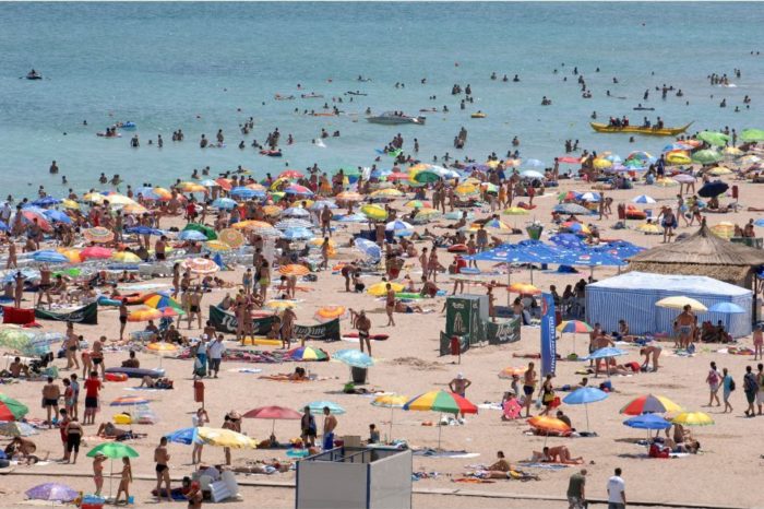 Romanian seaside hotel owners prepare season start, implement measures for tourist, employee safety