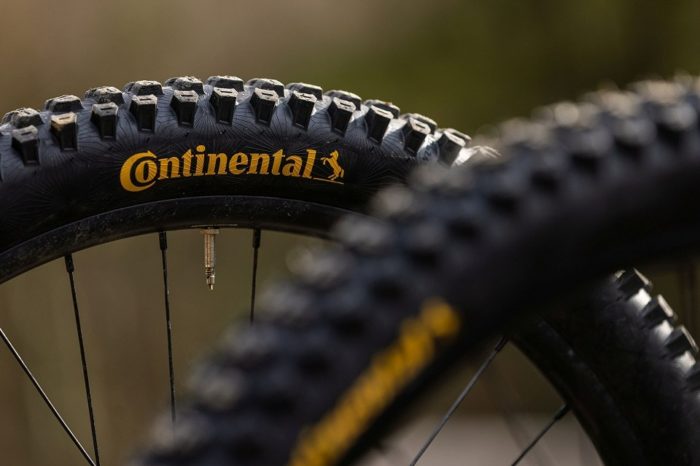 Continental uses responsibly sourced natural rubber in series production of mountain bike tires