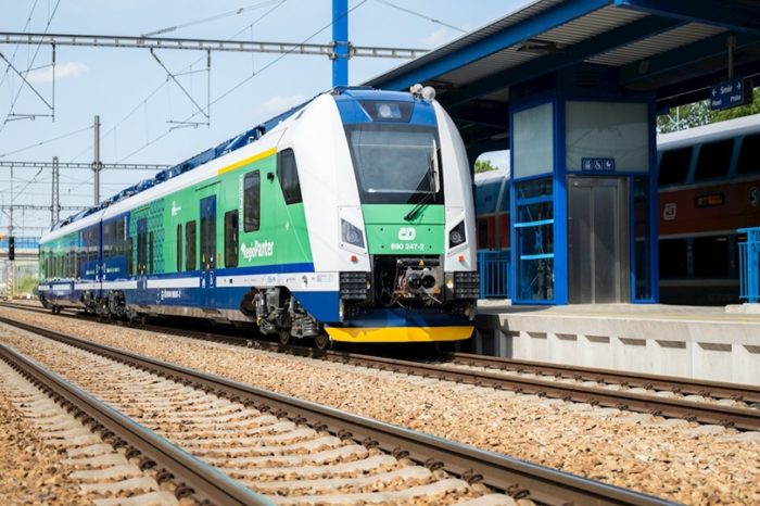 ABB and Škoda Group sign deal to deliver new battery-electric trains for Czech railways